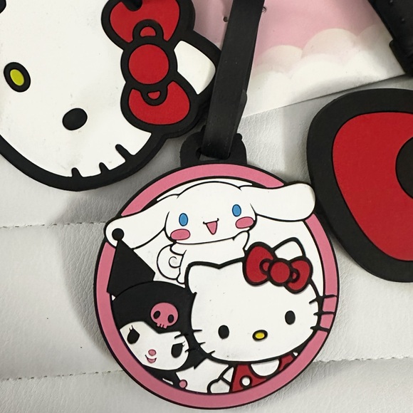 NWT Hello Kitty Set of 4 Luggage Tags - Picture 3 of 6